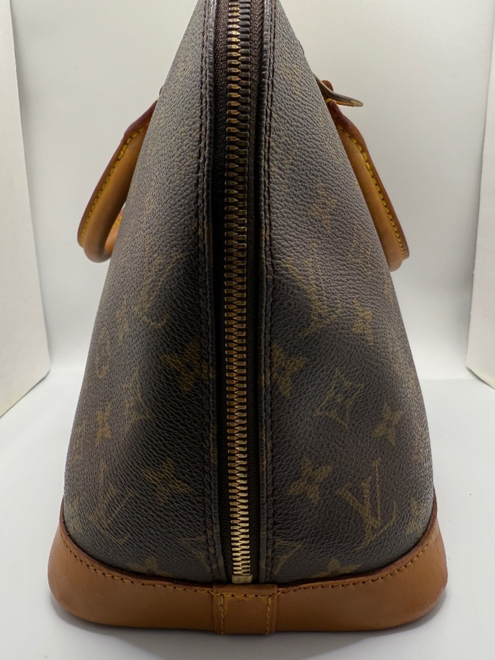 HERMOSA LOUIS VUITTON ALMA BAG! - Picture 7 of 17